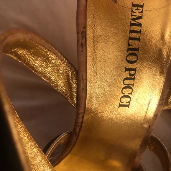 Khloe kardashian owned shoes! - Picture 3 of 3